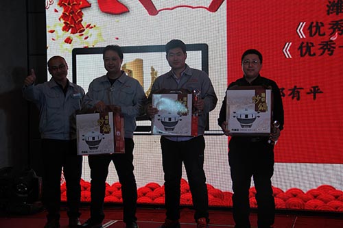 優(yōu)秀操作工獎(jiǎng)、一線管理人獎(jiǎng)
